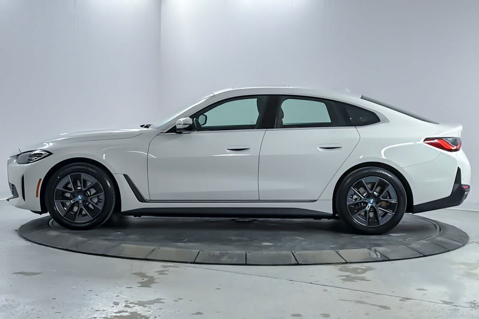 Thumbnail: 2023 BMW i4 - 5