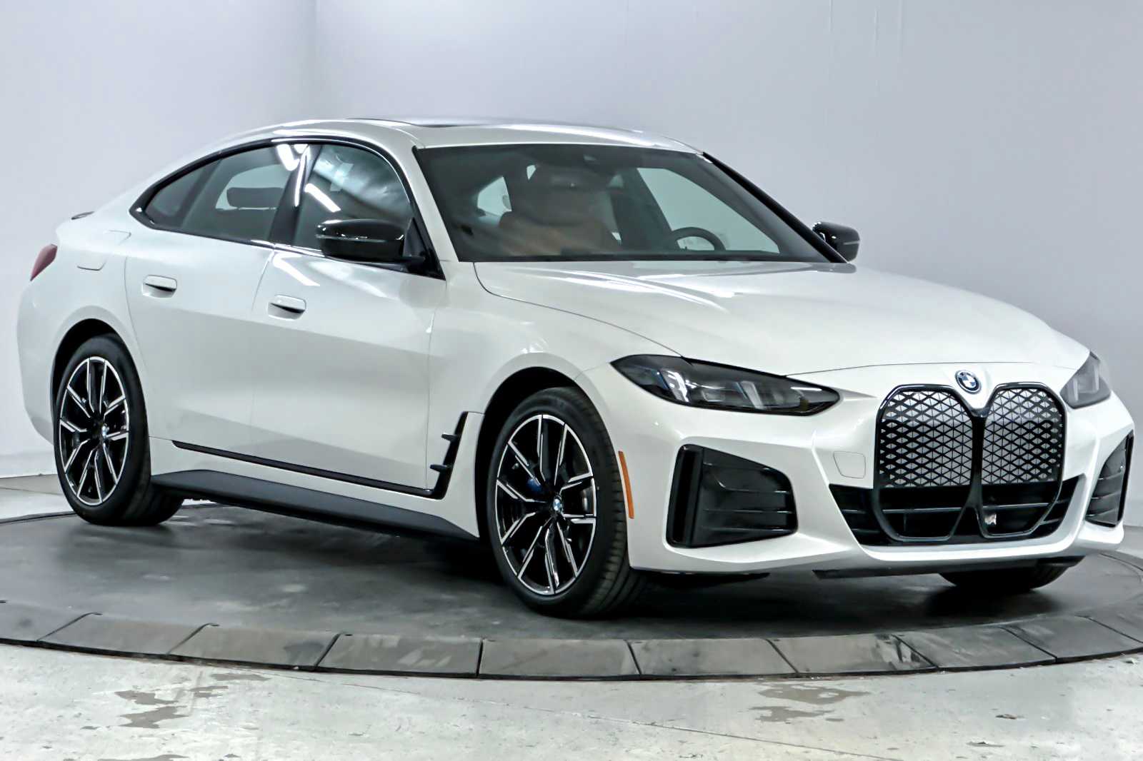 Thumbnail: 2025 BMW i4 - 9