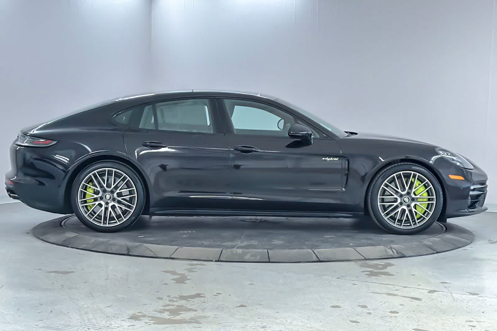 Thumbnail: 2022 Porsche Panamera - 8