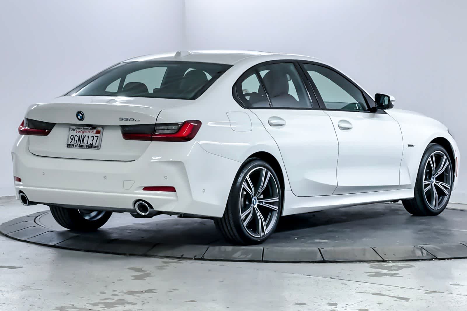 Thumbnail: 2023 BMW 3 Series - 2