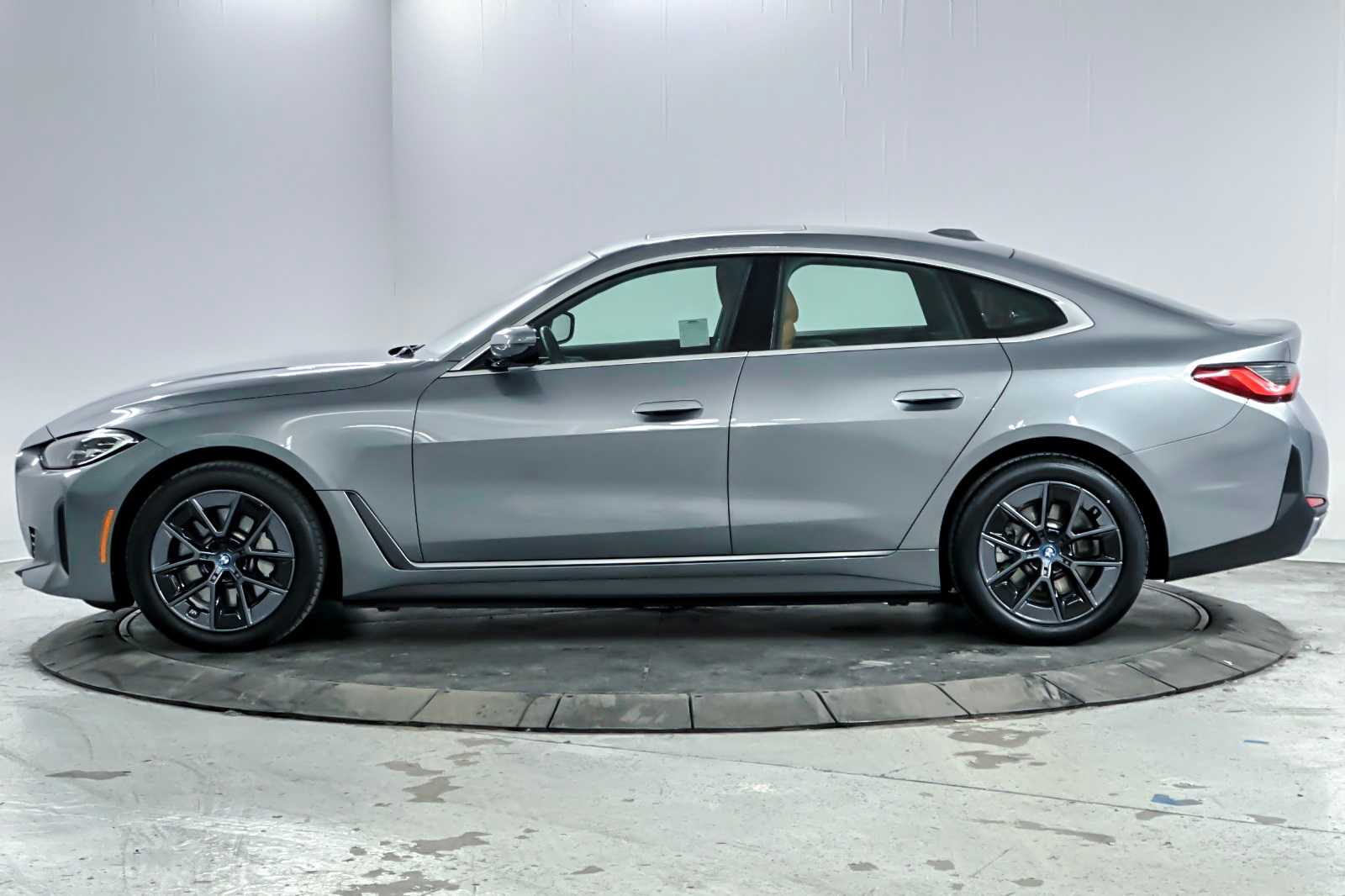 Thumbnail: 2023 BMW i4 - 5