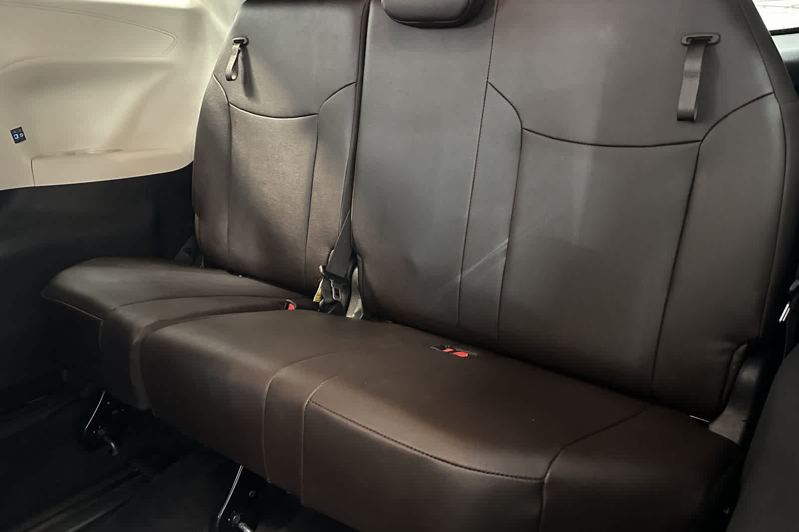 Thumbnail: 2024 Toyota Sienna - 30