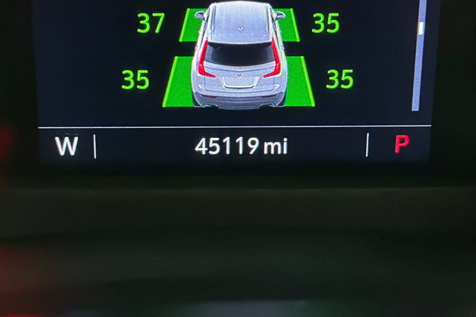 Thumbnail: 2023 Cadillac XT4 - 25