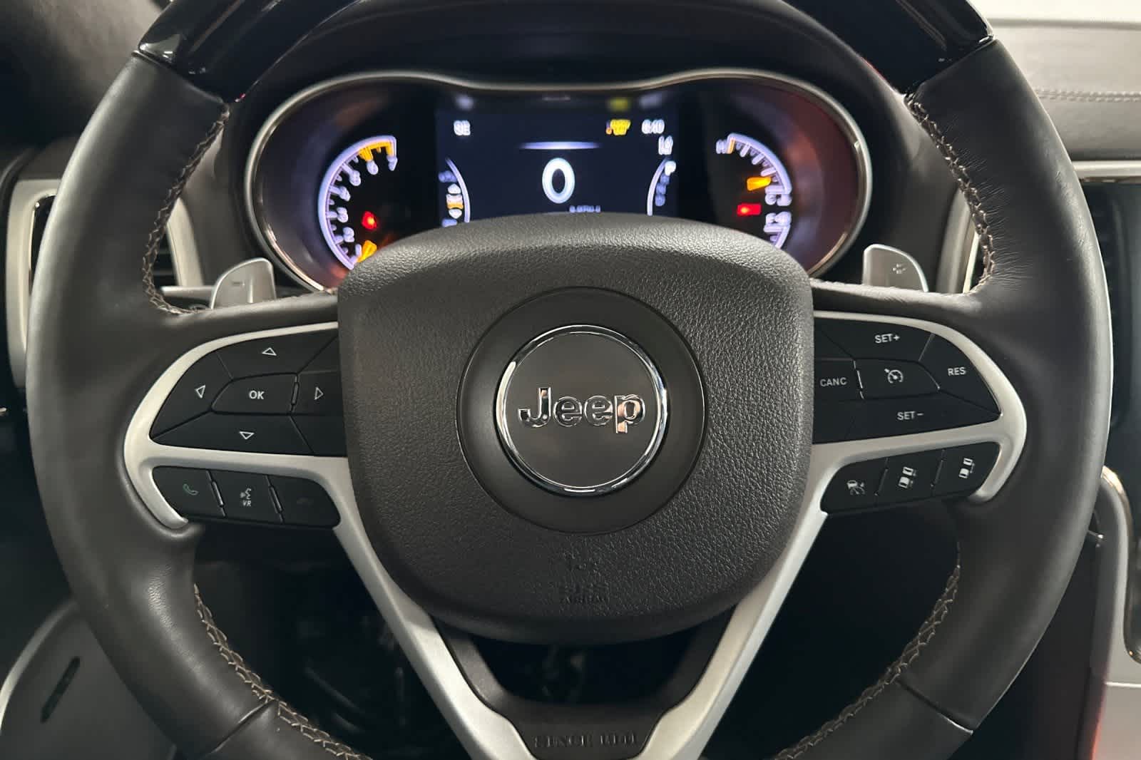 Thumbnail: 2018 Jeep Grand Cherokee - 24