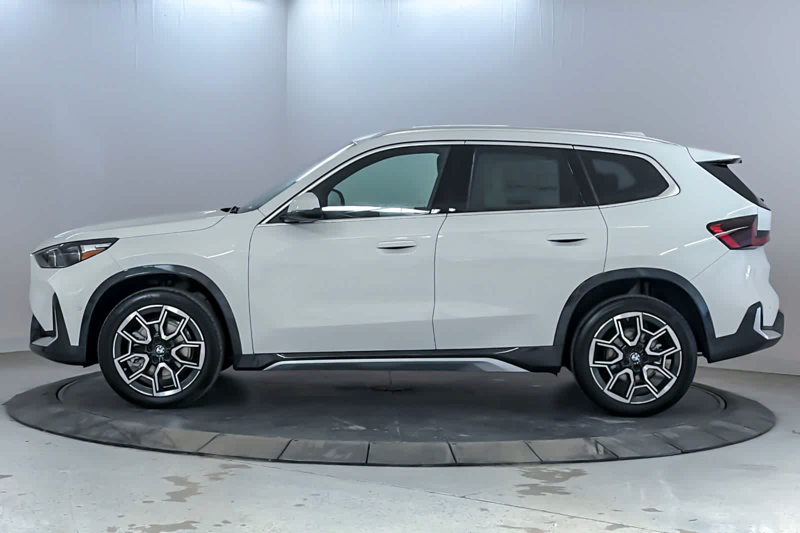Thumbnail: 2026 BMW X1 - 5