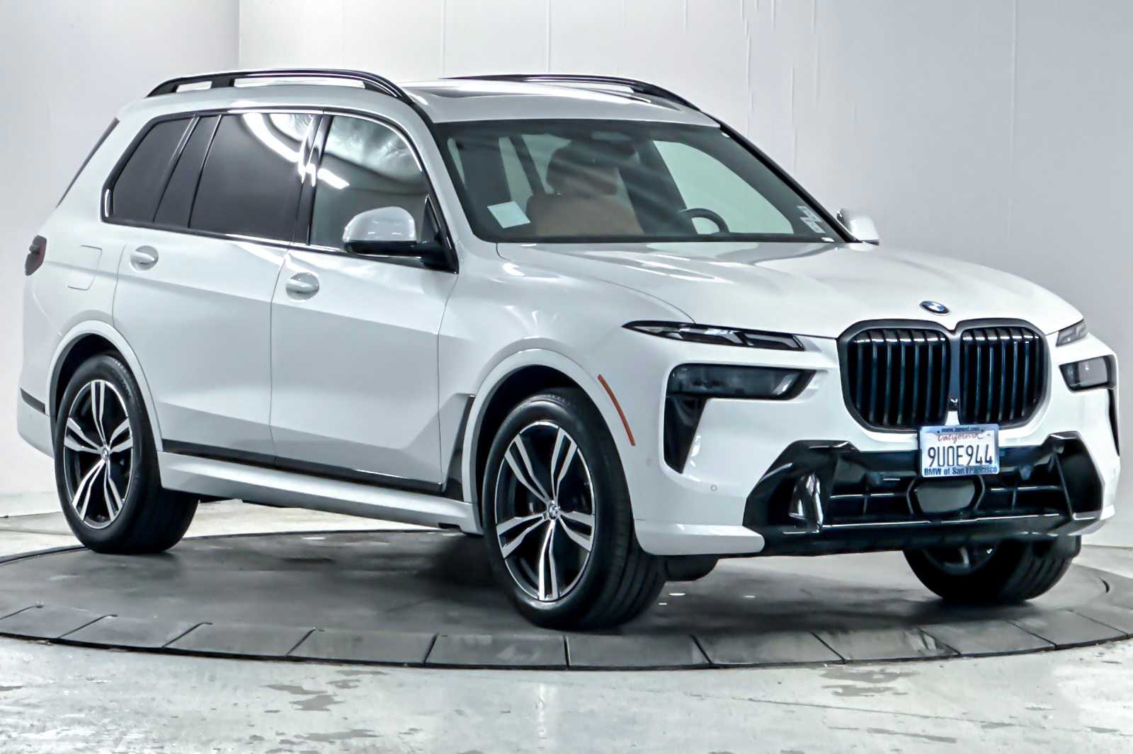 Thumbnail: 2026 BMW X7 - 9