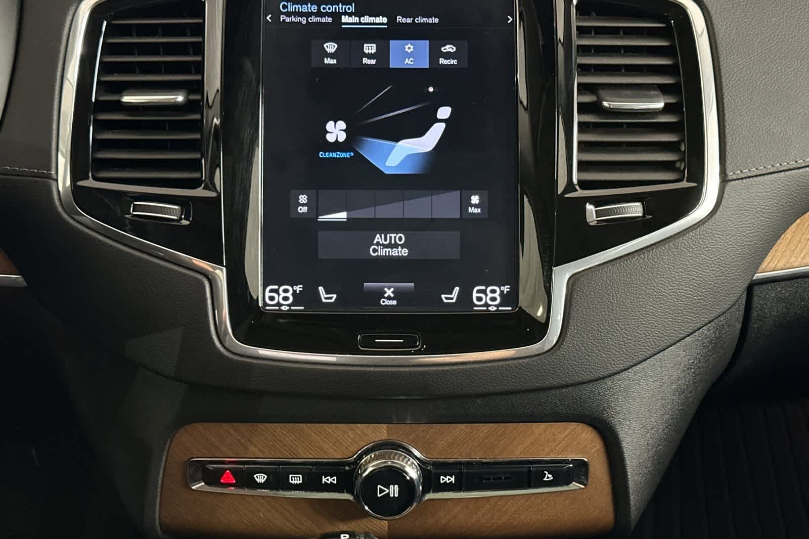 Thumbnail: 2019 Volvo XC90 - 21