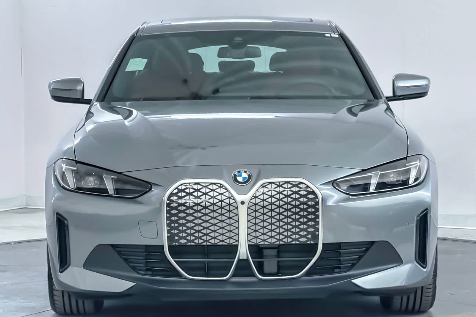 Thumbnail: 2026 BMW i4 - 10