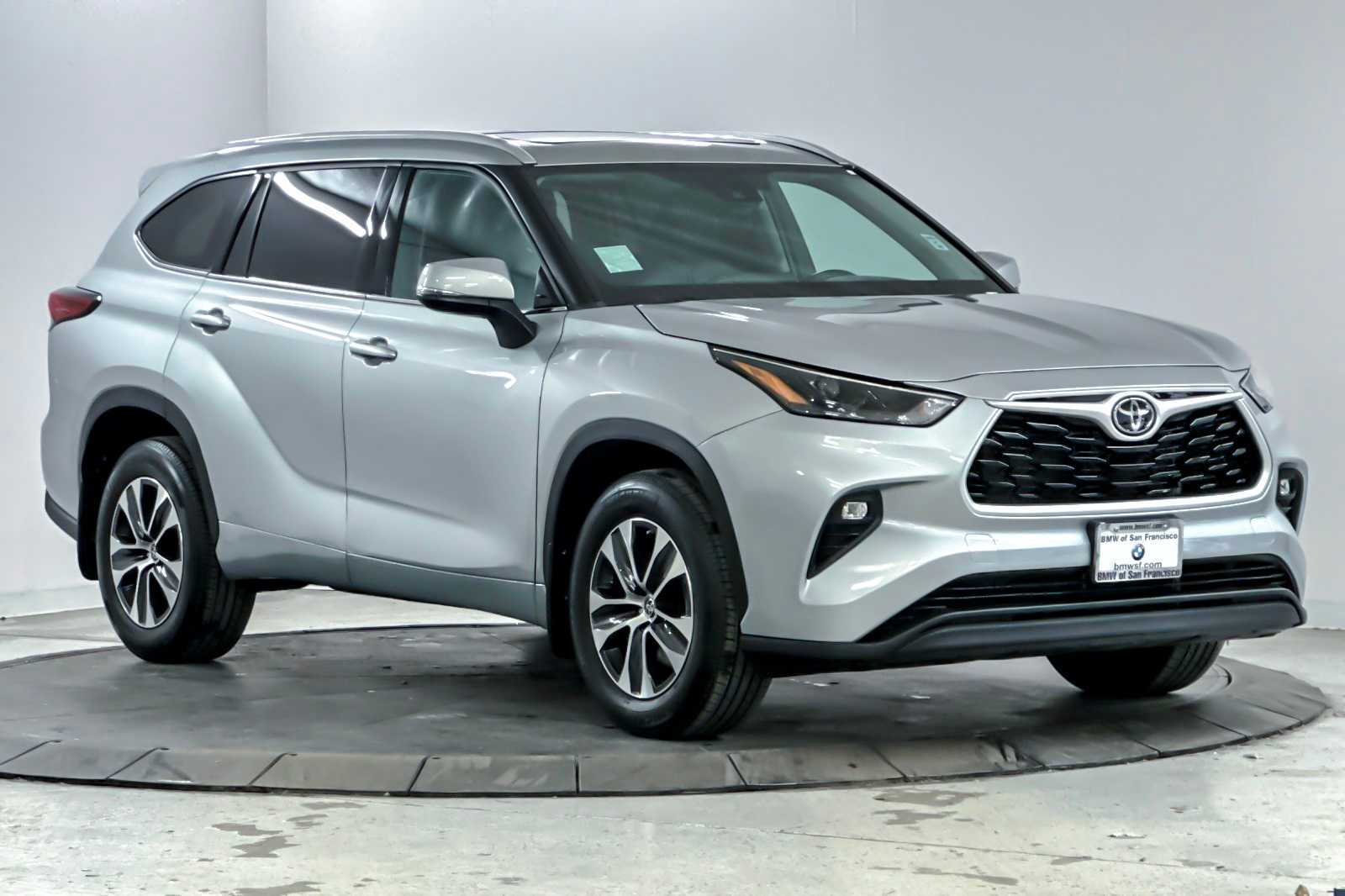 Thumbnail: 2022 Toyota Highlander - 9
