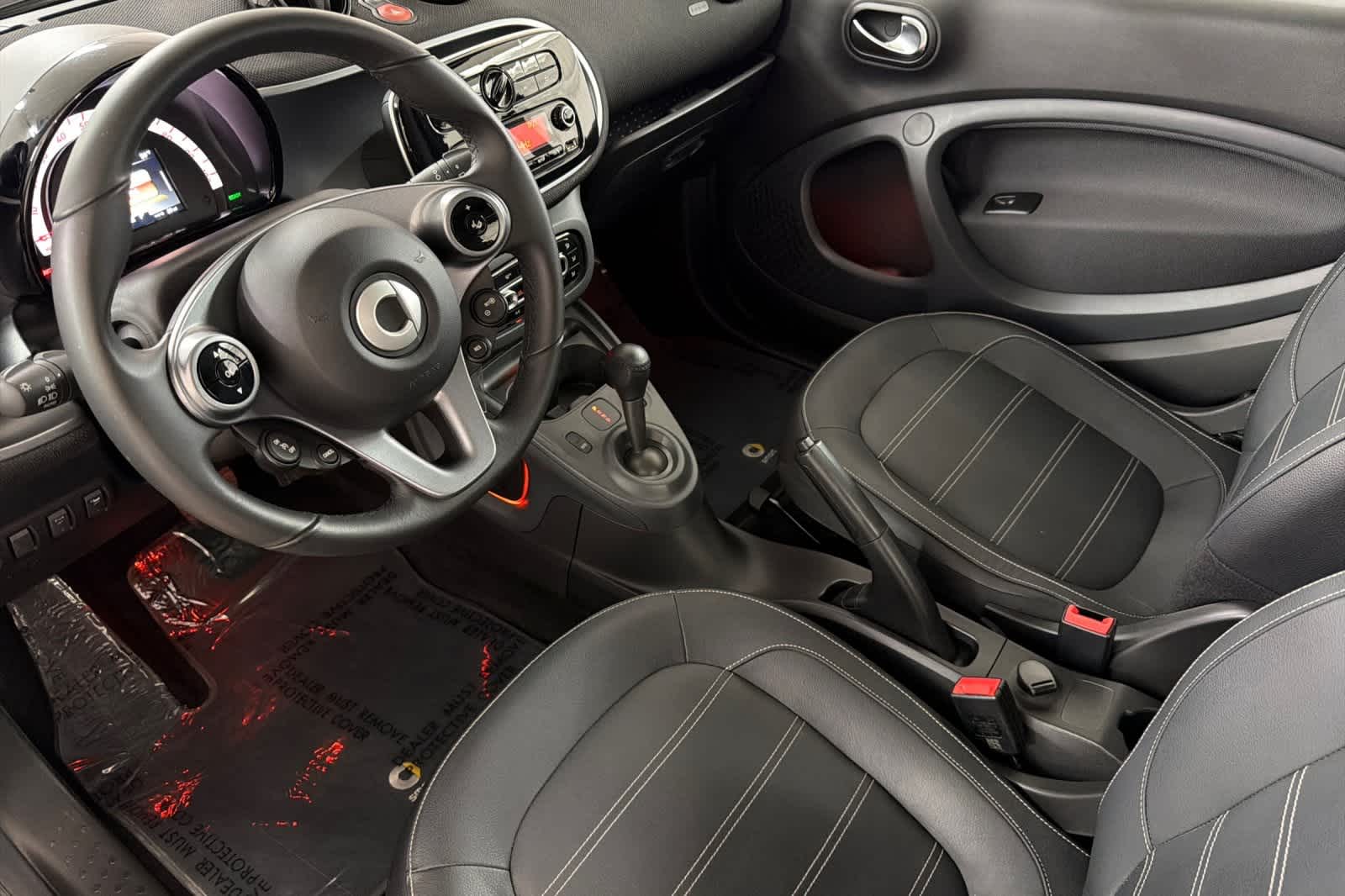 Thumbnail: 2018 smart fortwo - 10