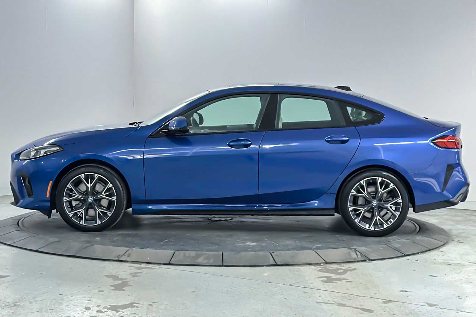 Thumbnail: 2025 BMW 2 Series - 5