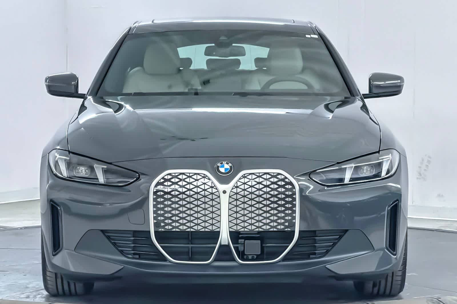 Thumbnail: 2026 BMW i4 - 10