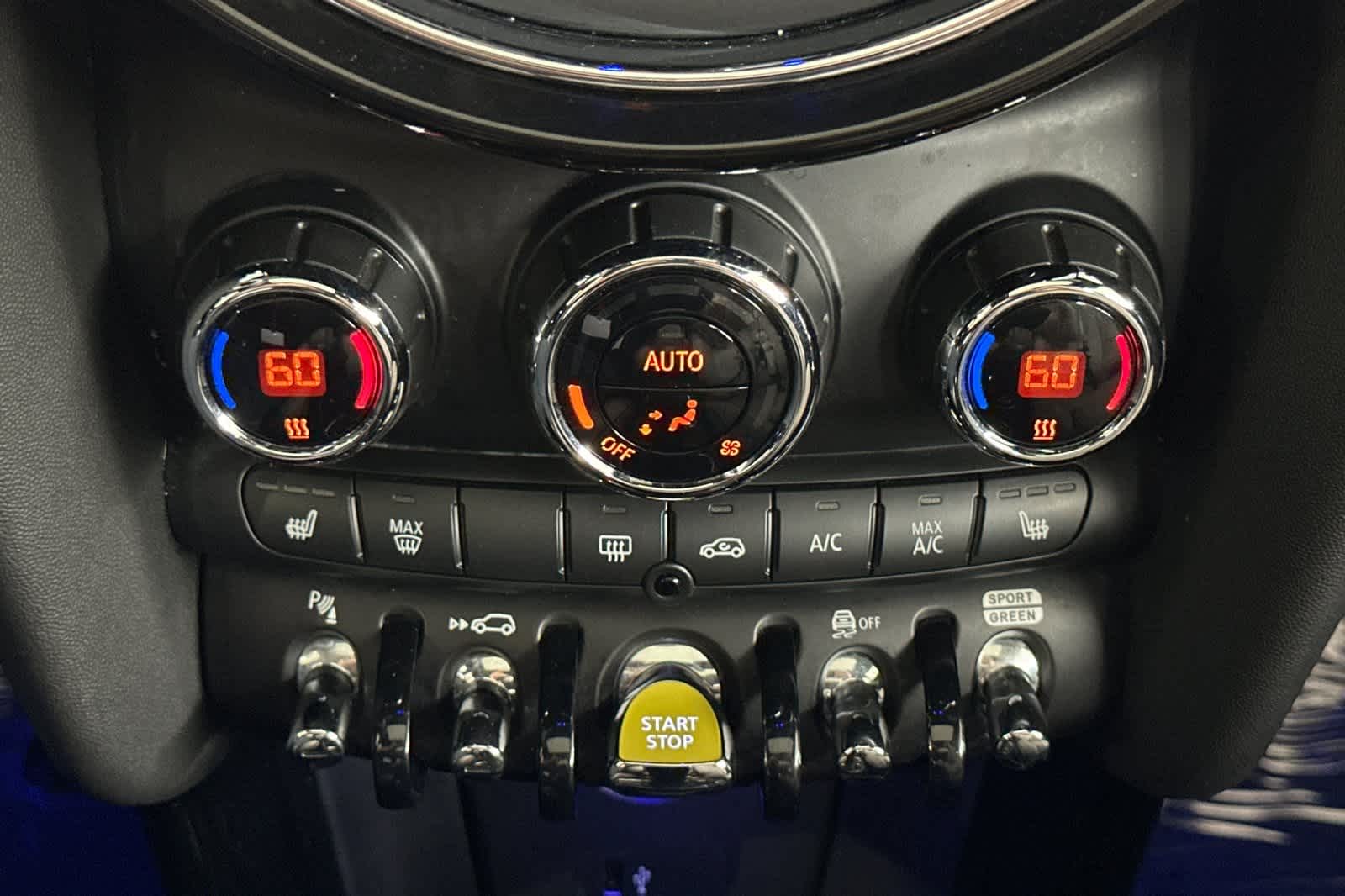 Thumbnail: 2021 MINI Cooper Hardtop - 21