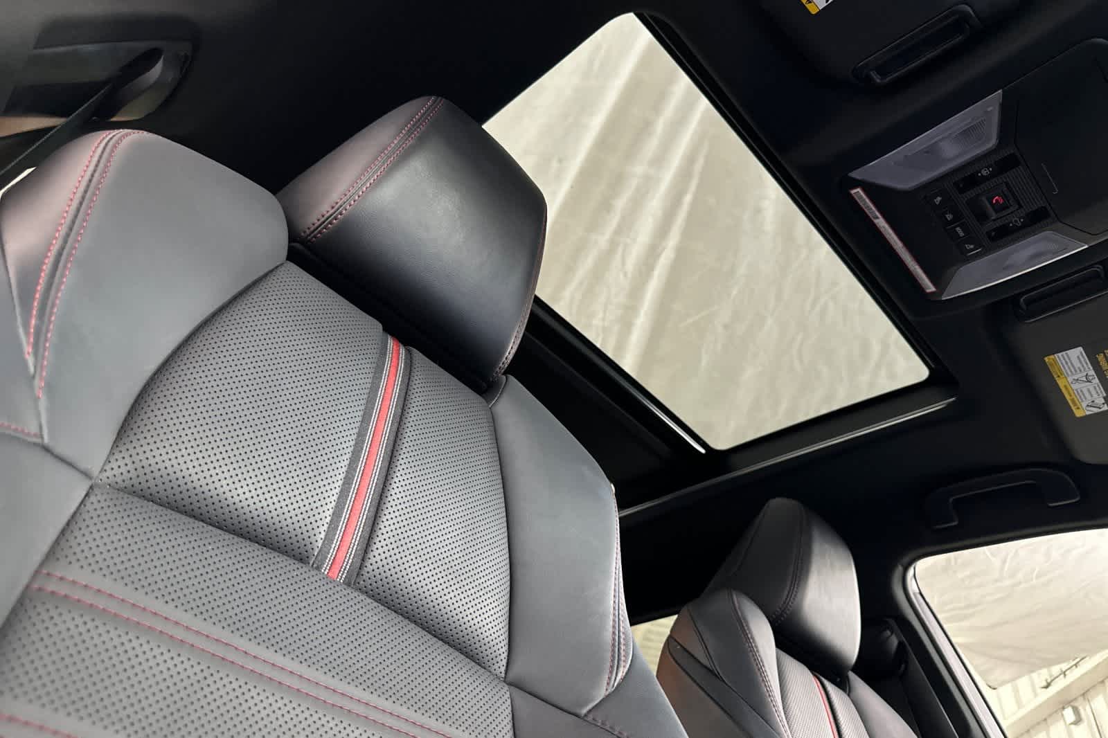 Thumbnail: 2021 Toyota RAV4 - 17