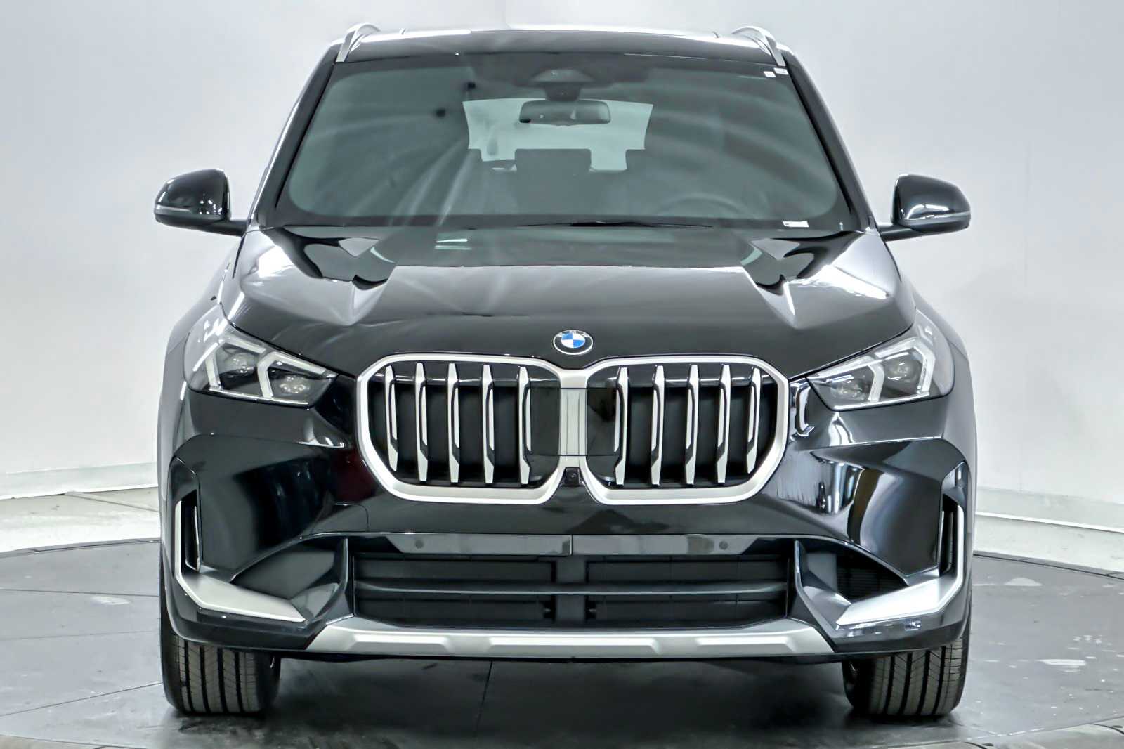 Thumbnail: 2026 BMW X1 - 10