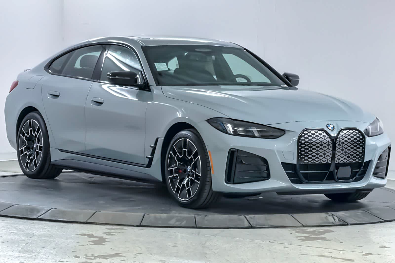 Thumbnail: 2026 BMW i4 - 9