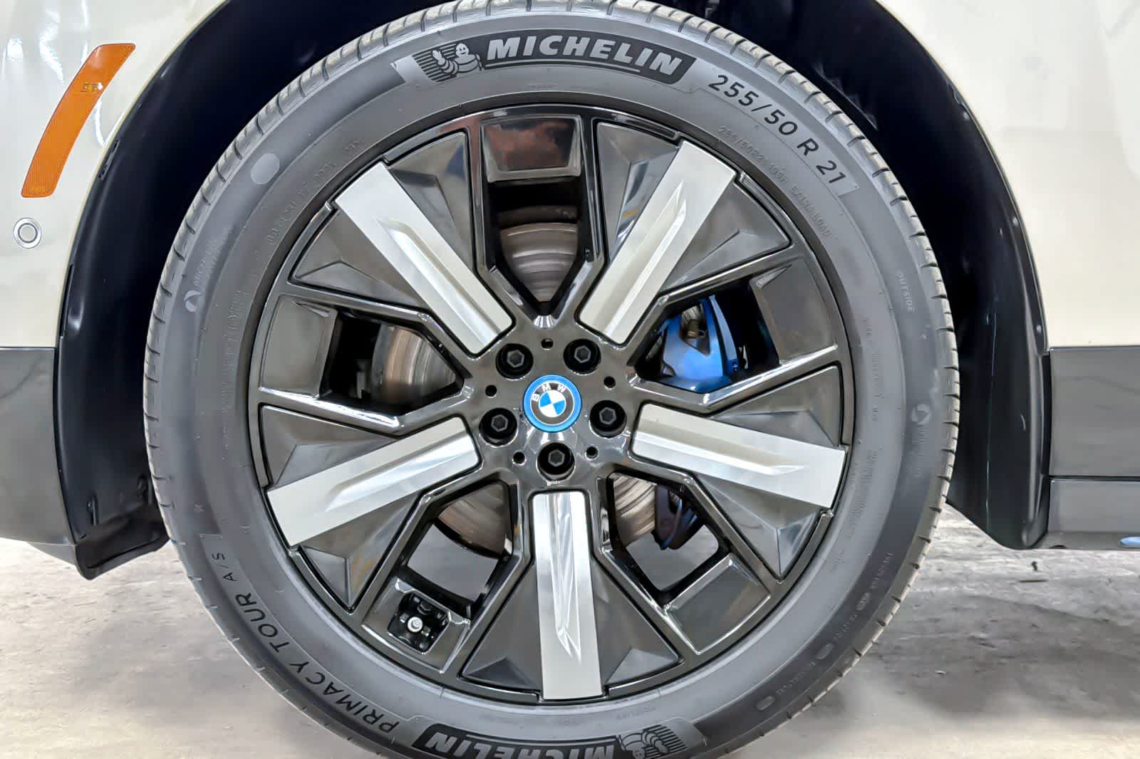 Thumbnail: 2023 BMW iX - 27