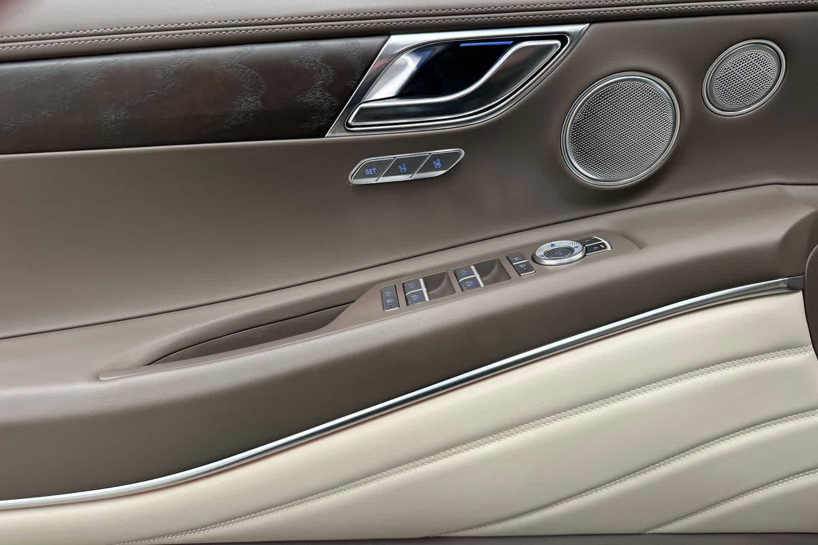 Thumbnail: 2023 Genesis GV80 - 12