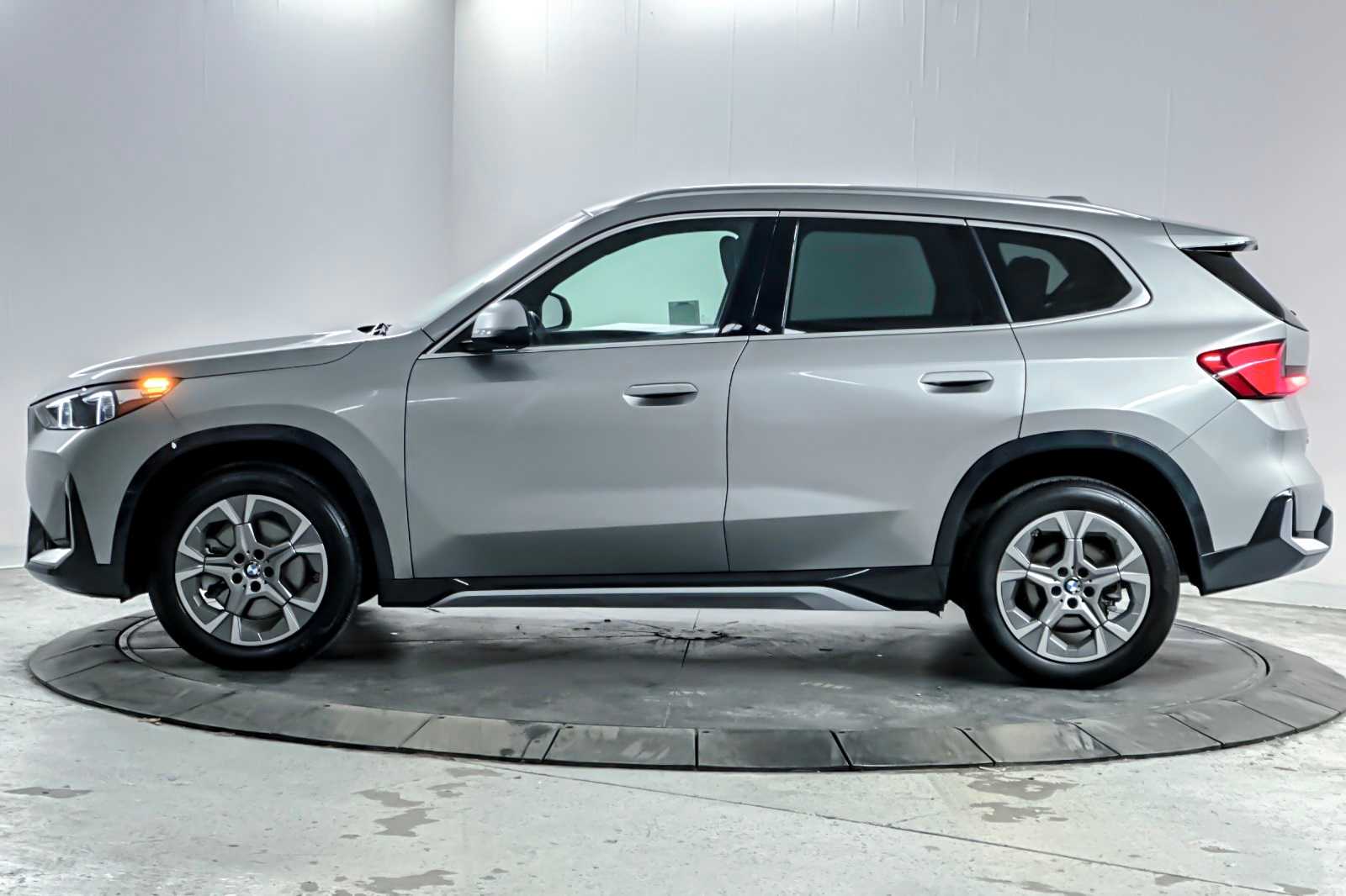 Thumbnail: 2023 BMW X1 - 5