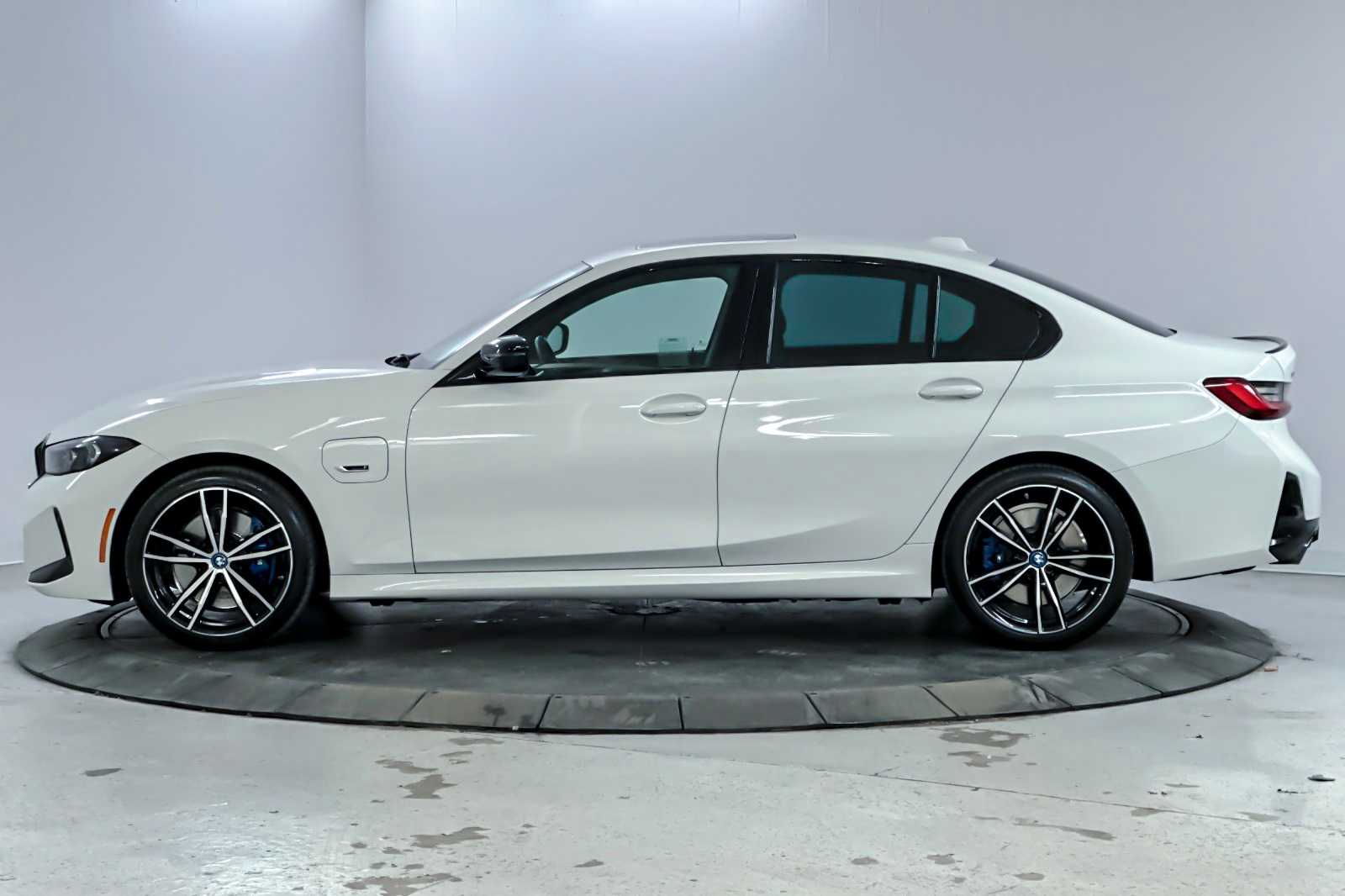 Thumbnail: 2023 BMW 3 Series - 5