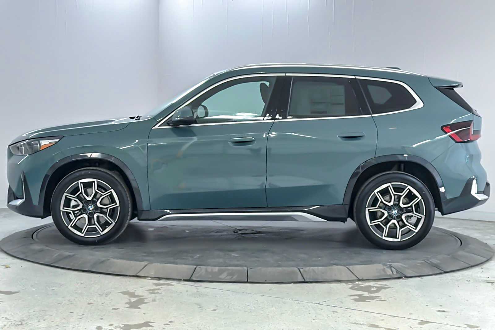 Thumbnail: 2026 BMW X1 - 5