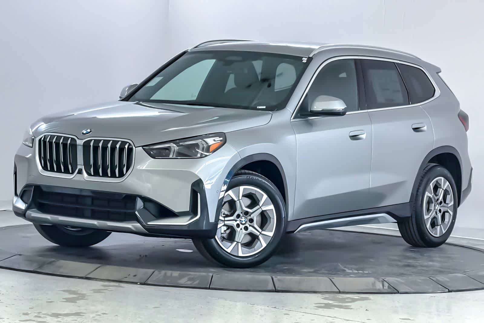 Thumbnail: 2026 BMW X1 - 1
