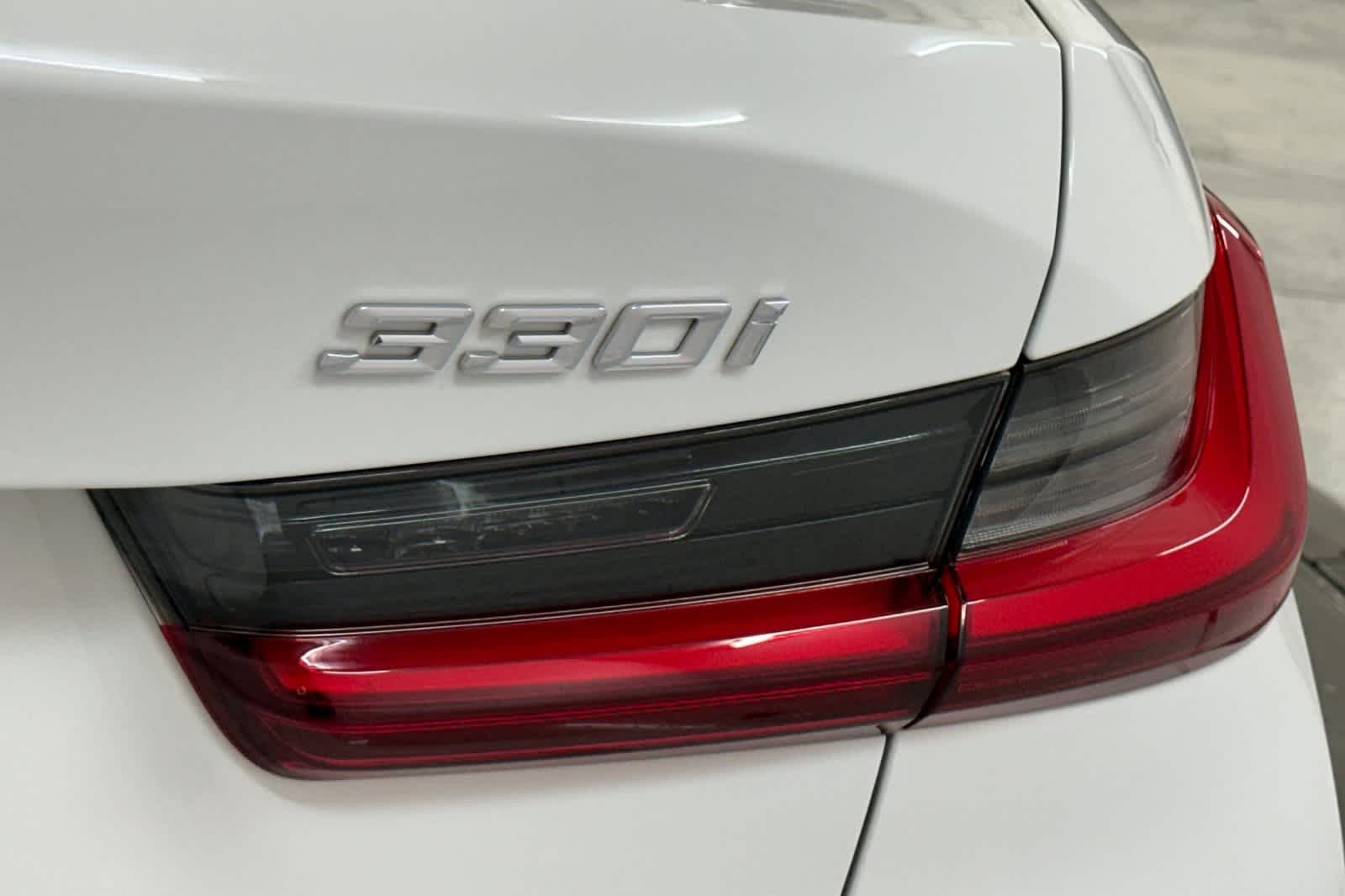 2022 BMW 3 Series 330i 27
