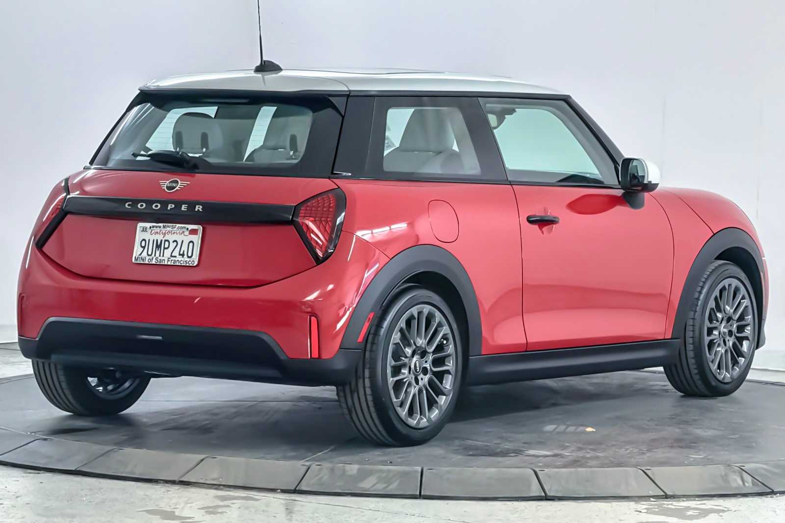 Thumbnail: 2025 MINI Cooper Hardtop - 2