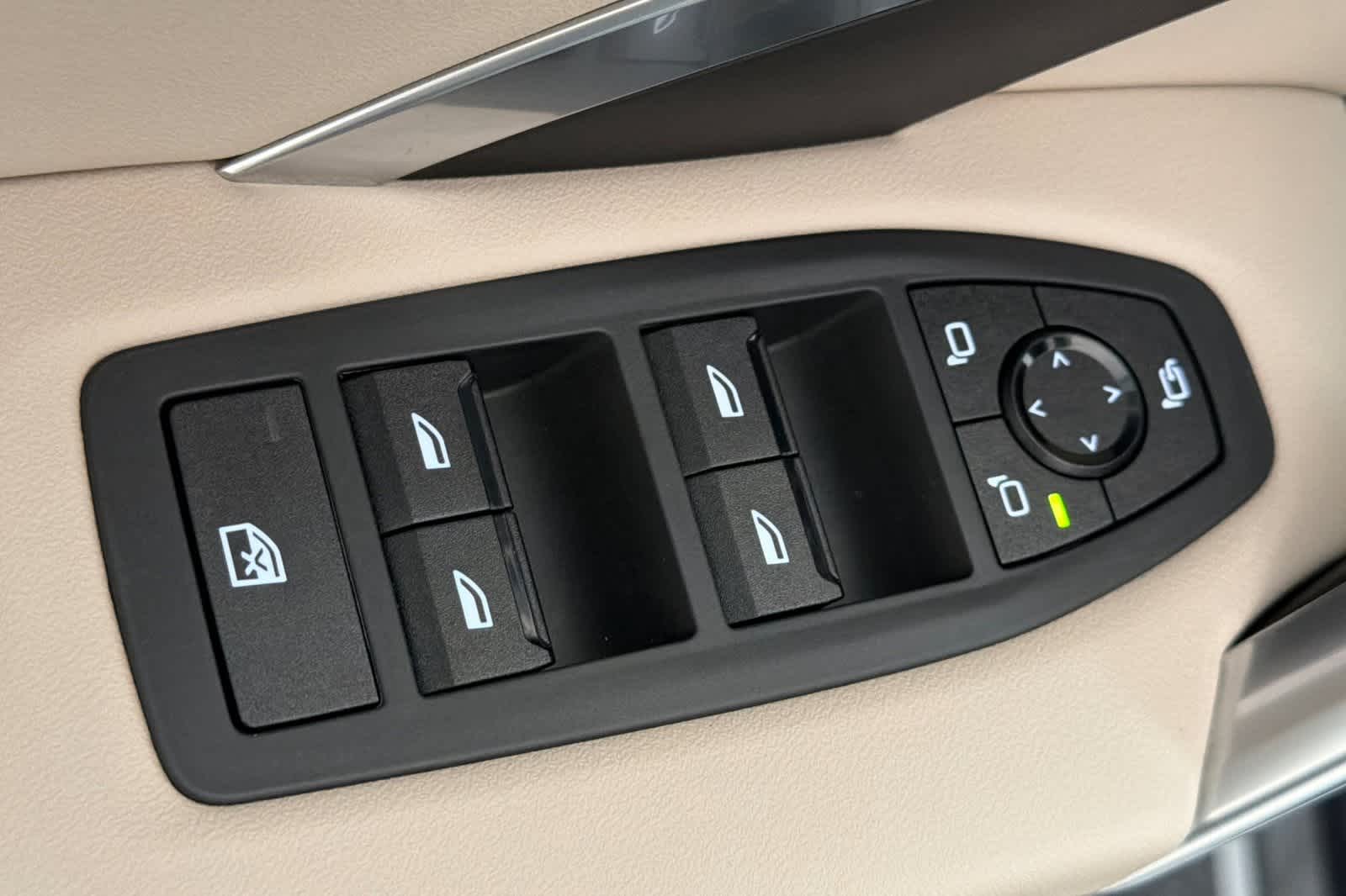 Thumbnail: 2025 BMW X1 - 13