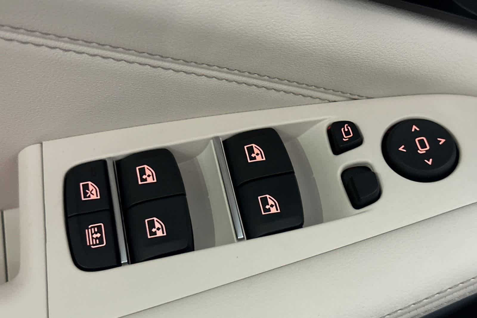 Thumbnail: 2026 BMW X7 - 13