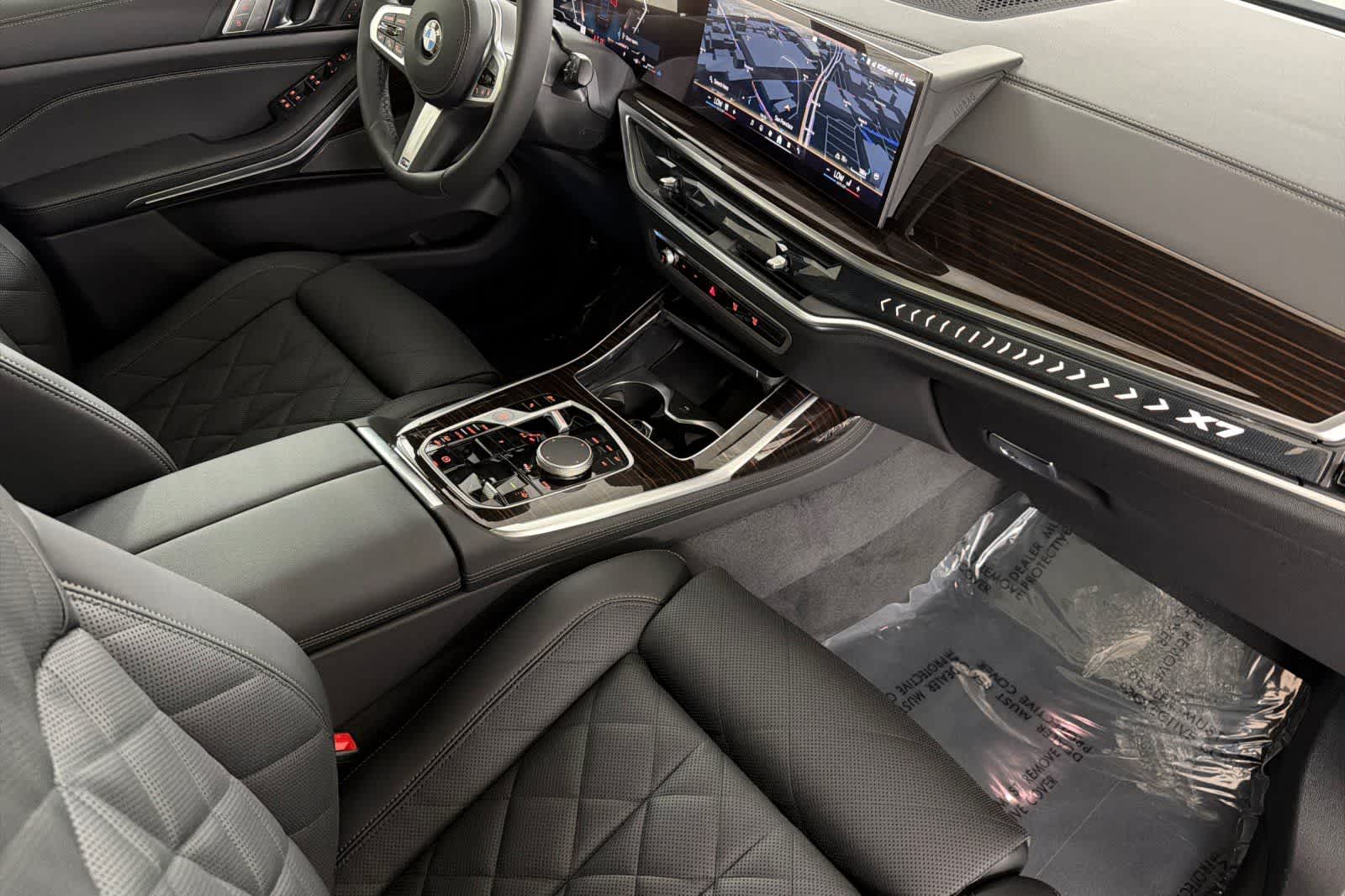 Thumbnail: 2027 BMW X7 - 16