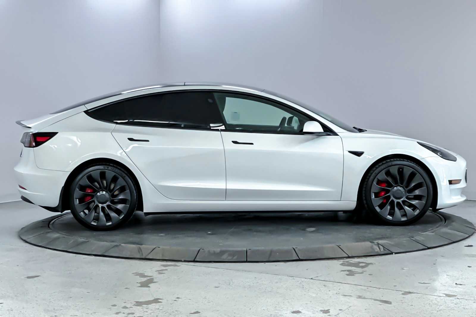 Thumbnail: 2023 Tesla Model 3 - 8