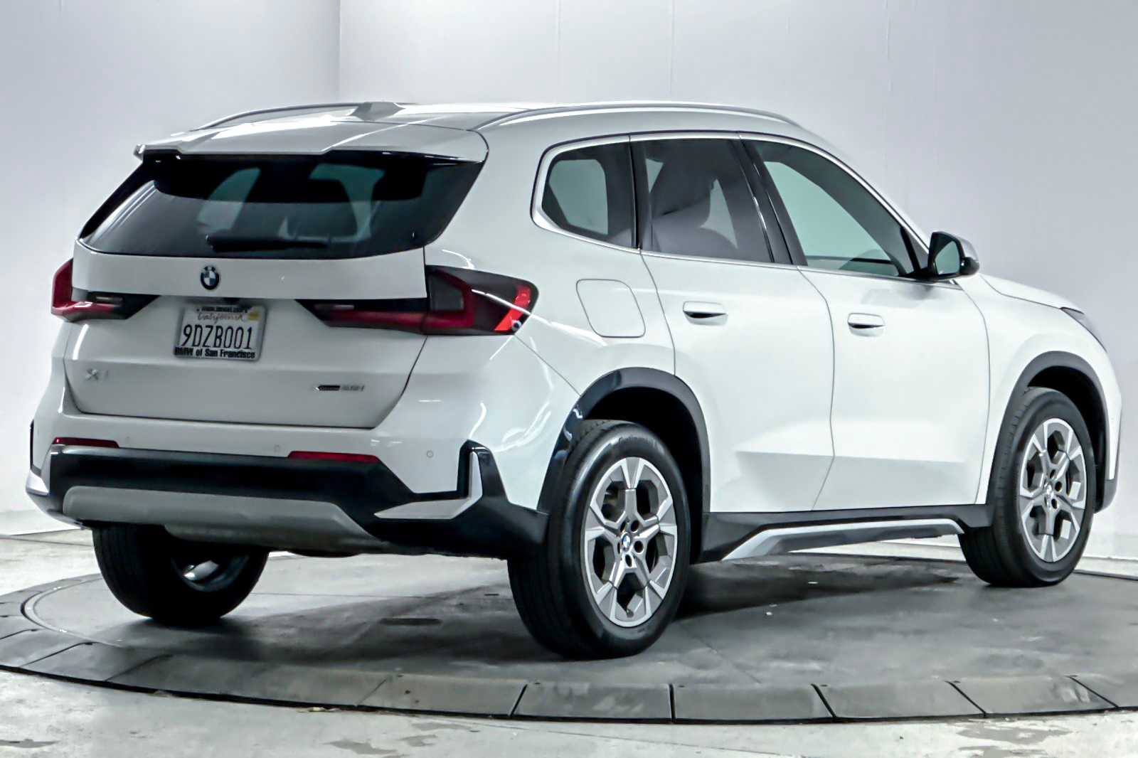 Thumbnail: 2023 BMW X1 - 2