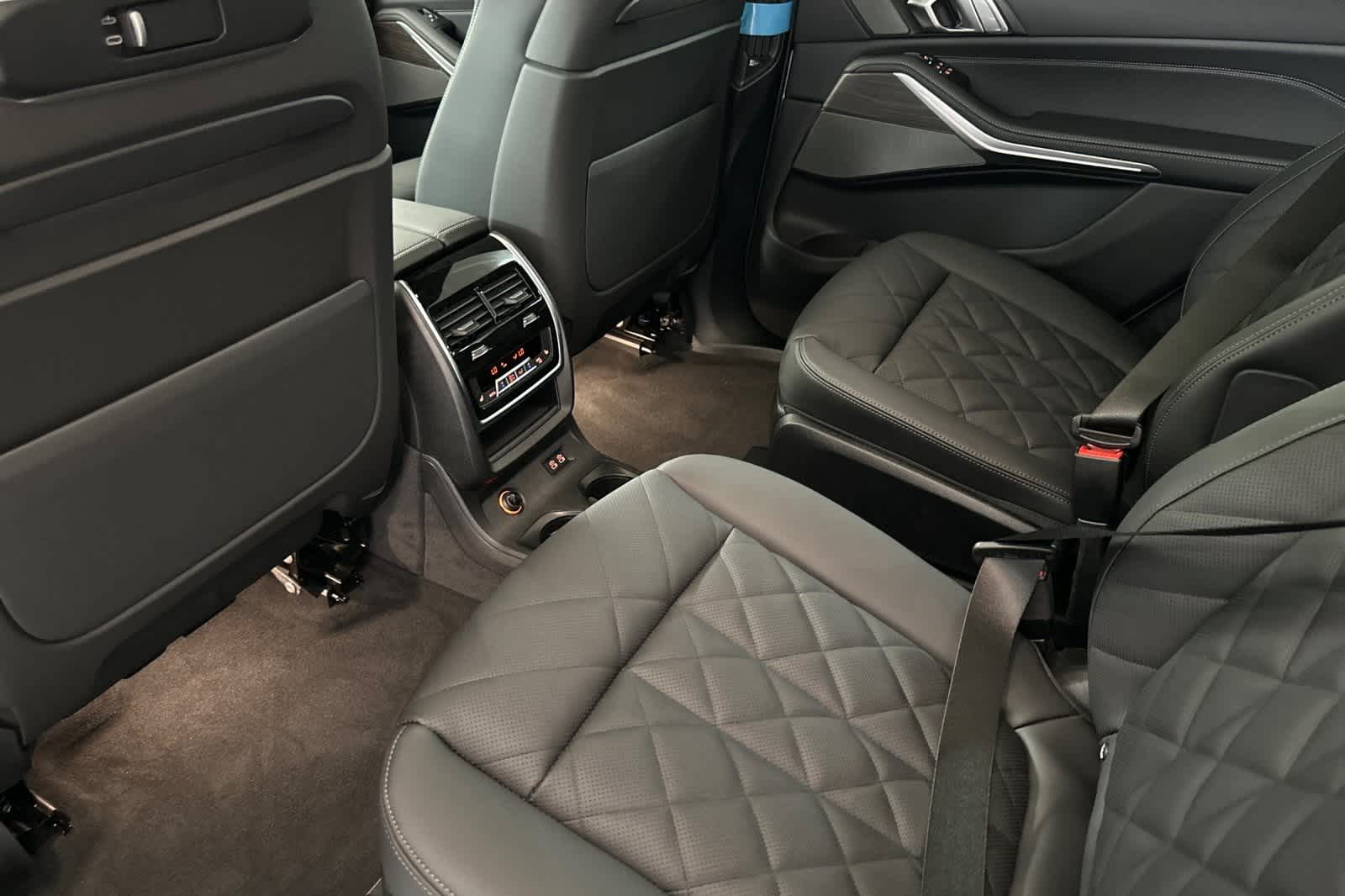 Thumbnail: 2026 BMW X7 - 4