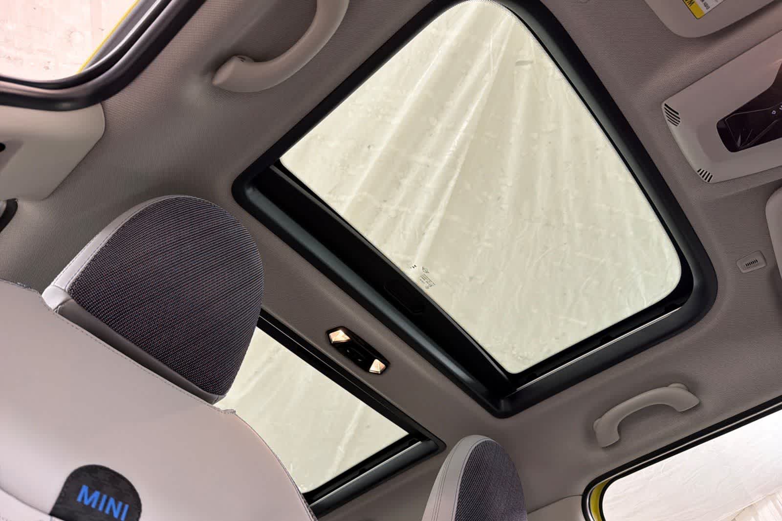 Thumbnail: 2025 MINI Cooper Hardtop - 17