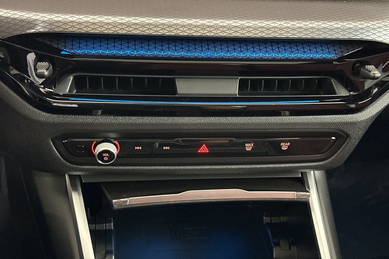 Thumbnail: 2025 BMW i4 - 20