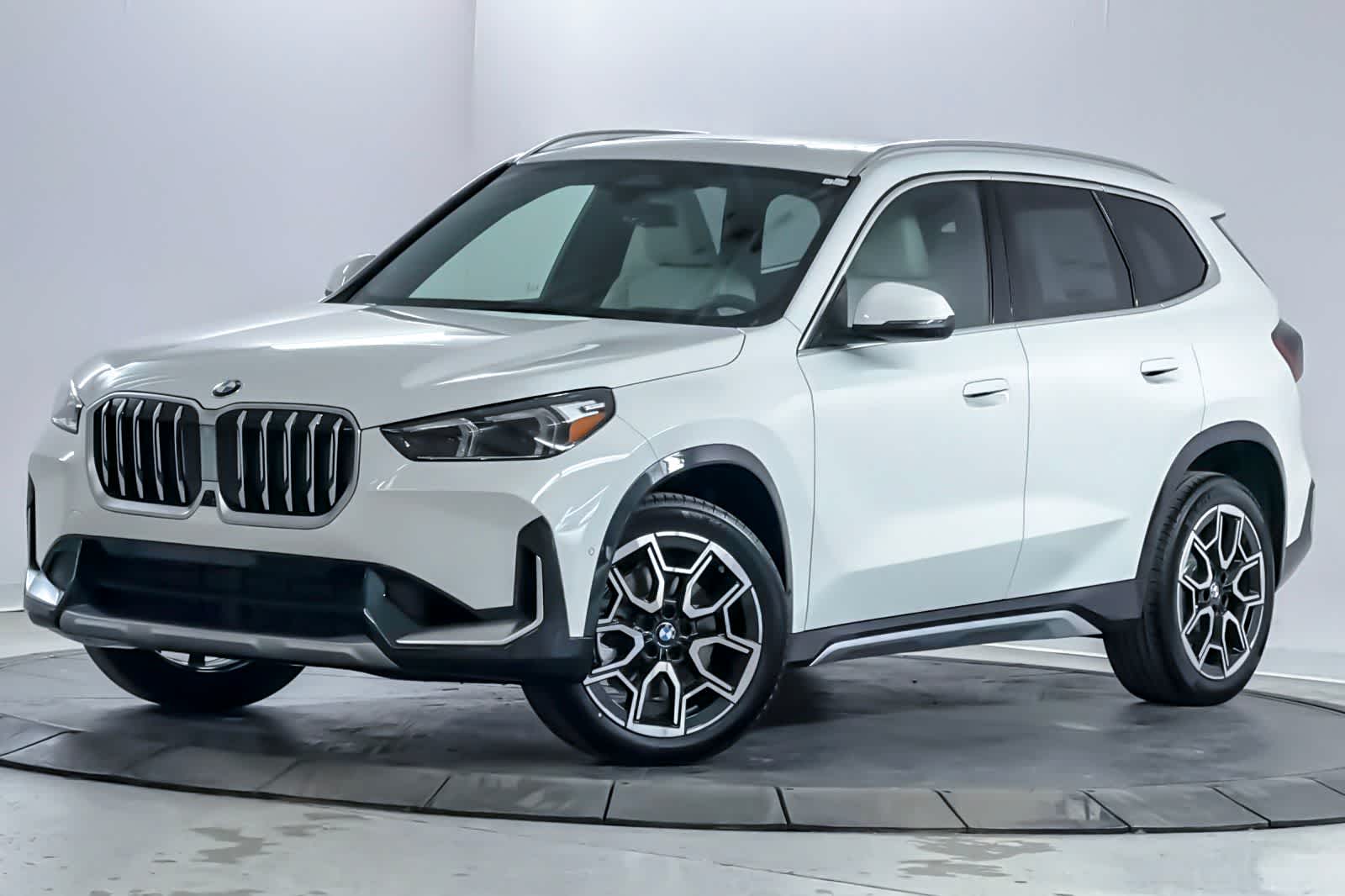 Thumbnail: 2026 BMW X1 - 1