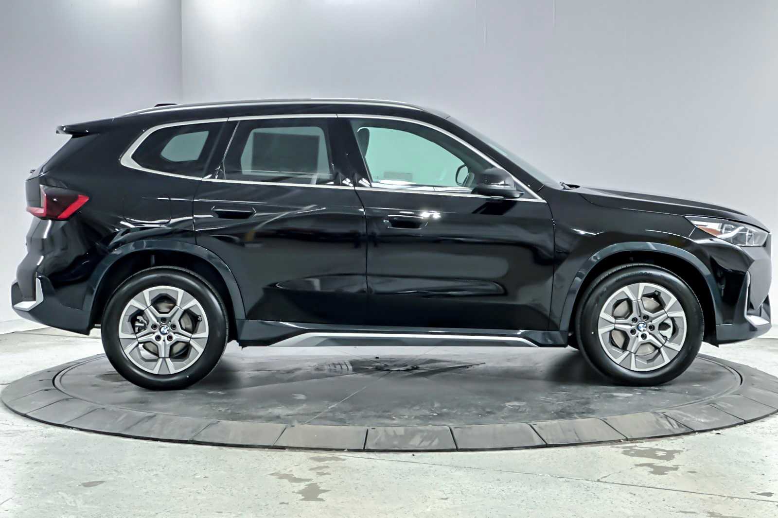 Thumbnail: 2026 BMW X1 - 8