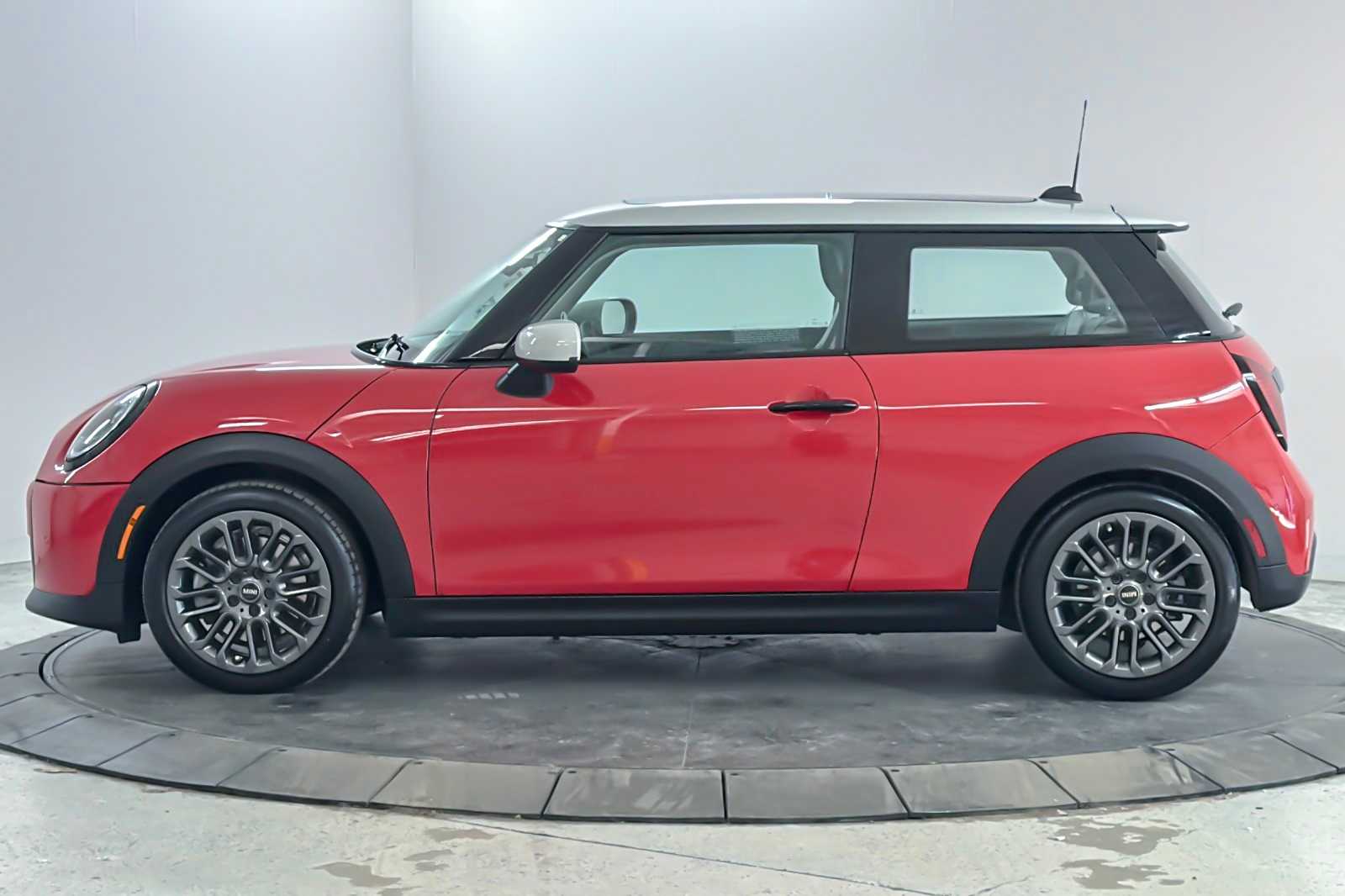 Thumbnail: 2025 MINI Cooper Hardtop - 5