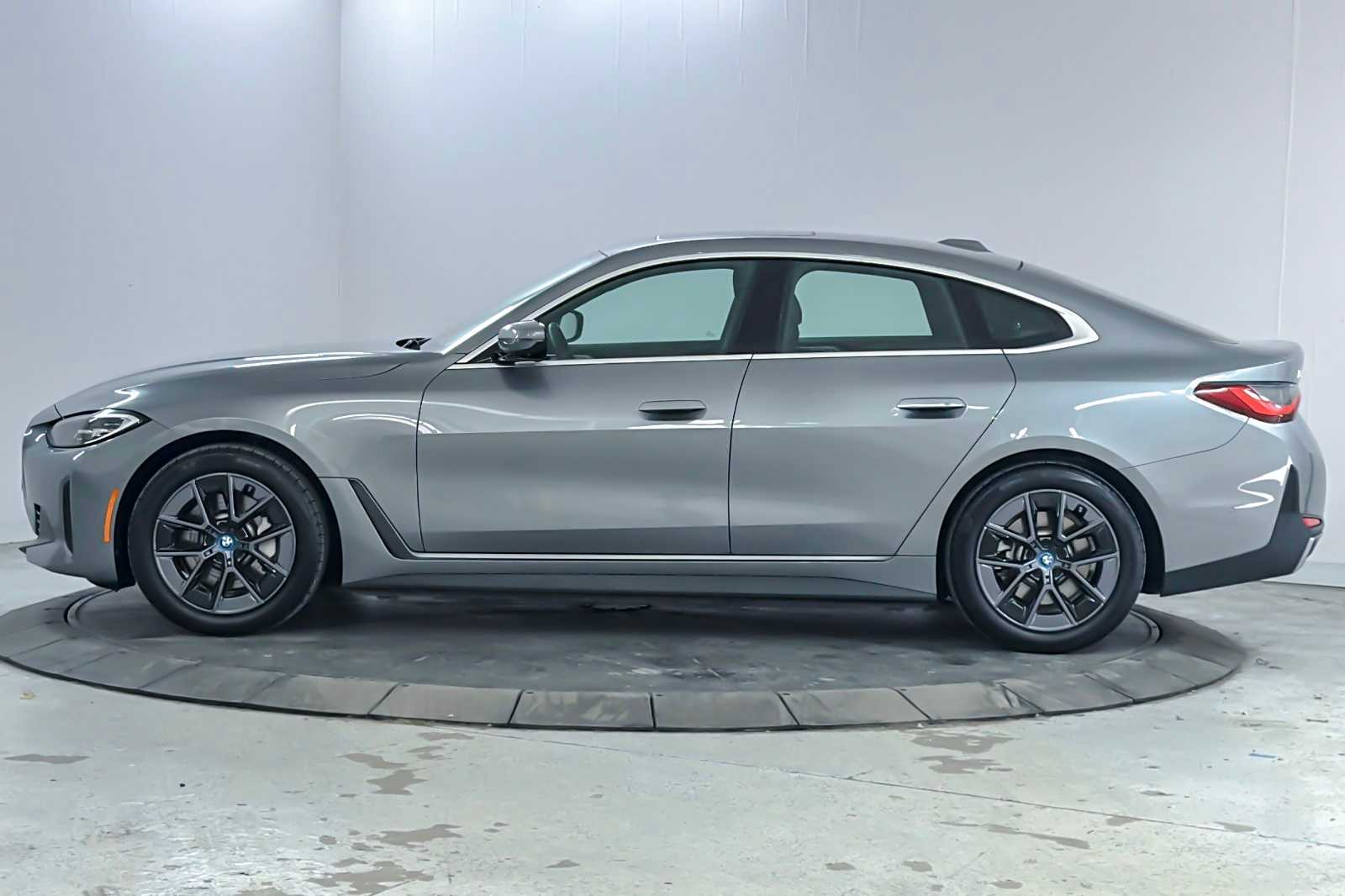 Thumbnail: 2023 BMW i4 - 5