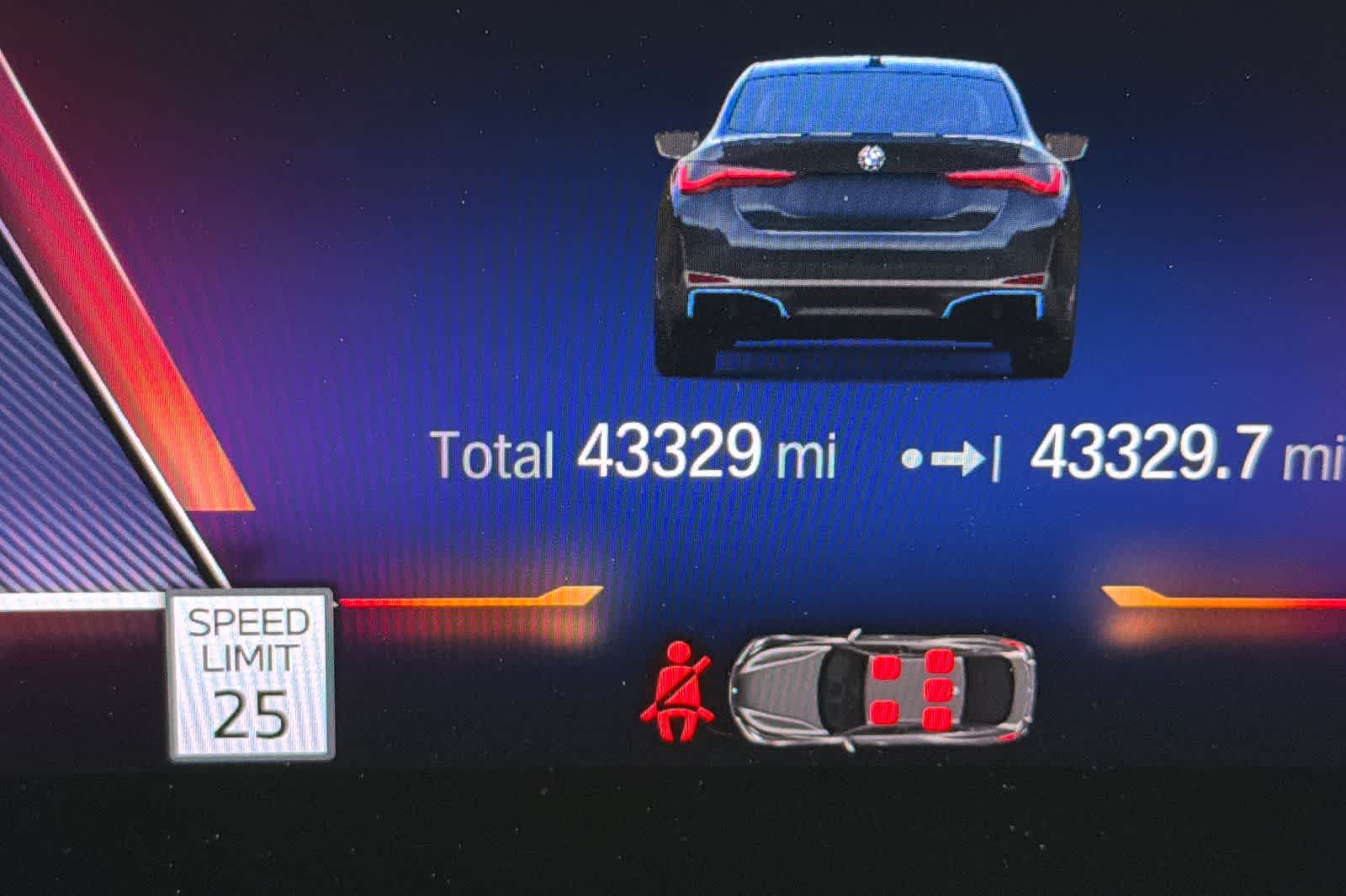 Thumbnail: 2023 BMW i4 - 25