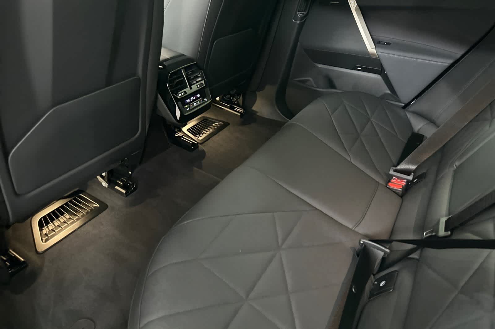 Thumbnail: 2024 BMW iX - 4