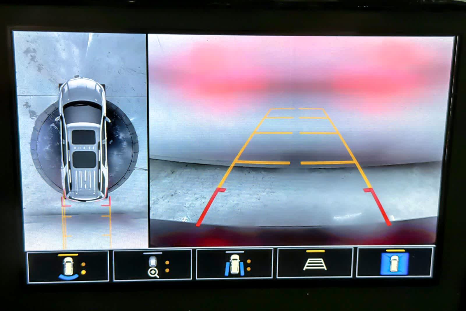 Thumbnail: 2023 Chevrolet Traverse - 20