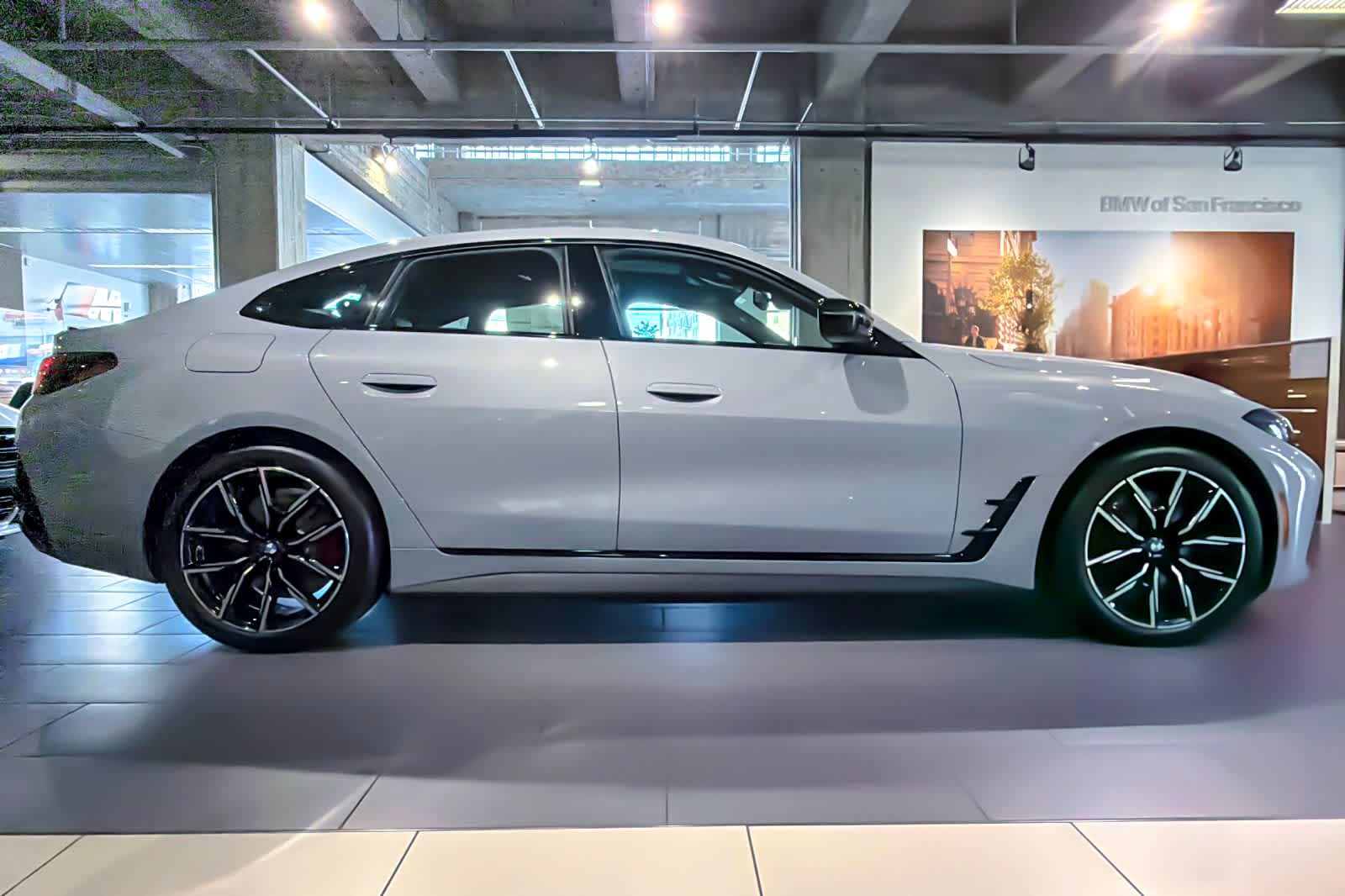 Thumbnail: 2026 BMW i4 - 8