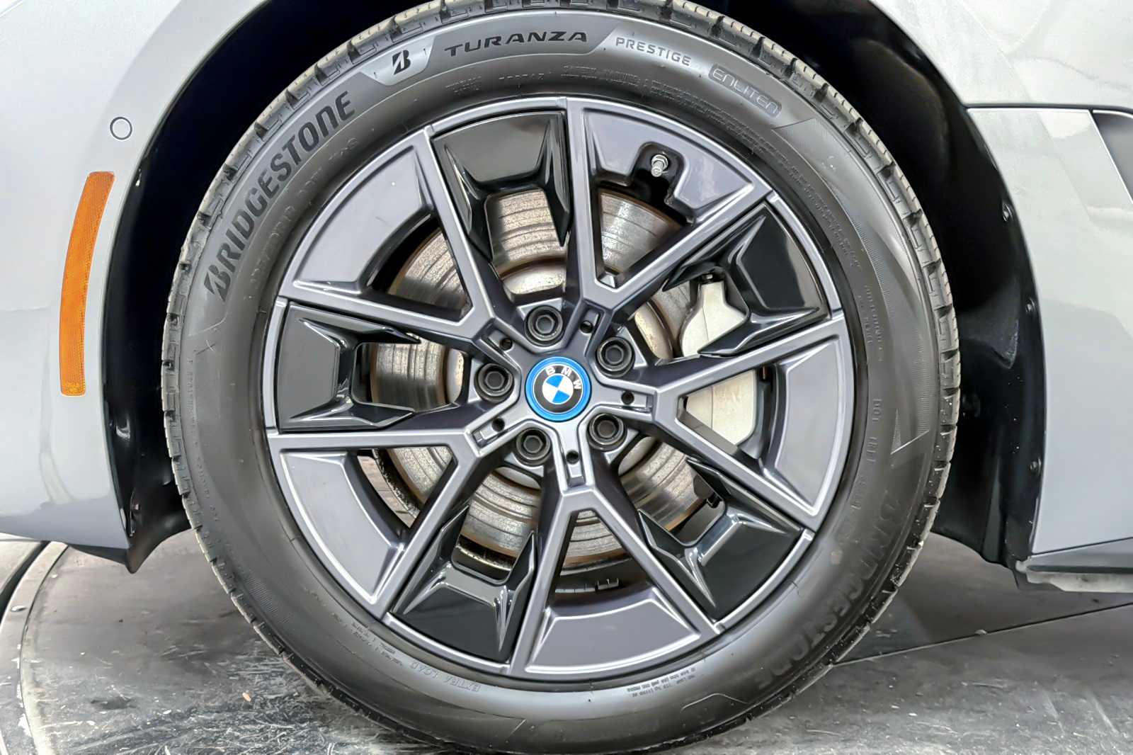 Thumbnail: 2023 BMW i4 - 26