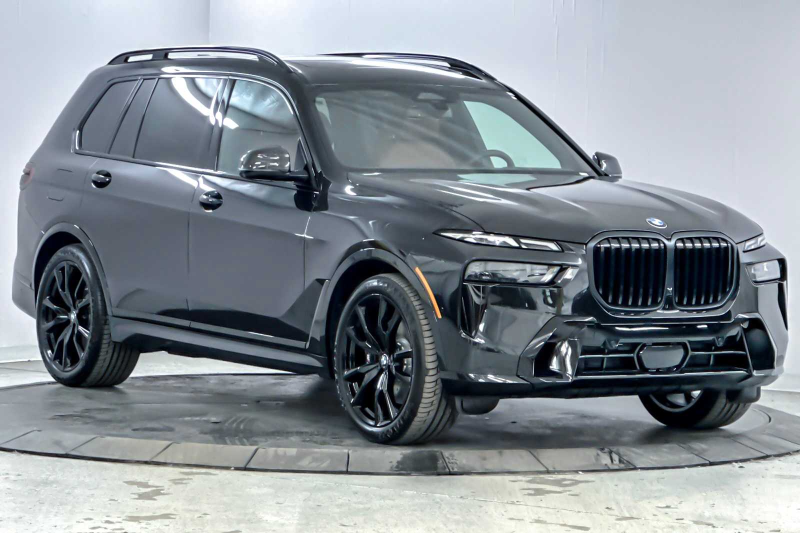 Thumbnail: 2026 BMW X7 - 9