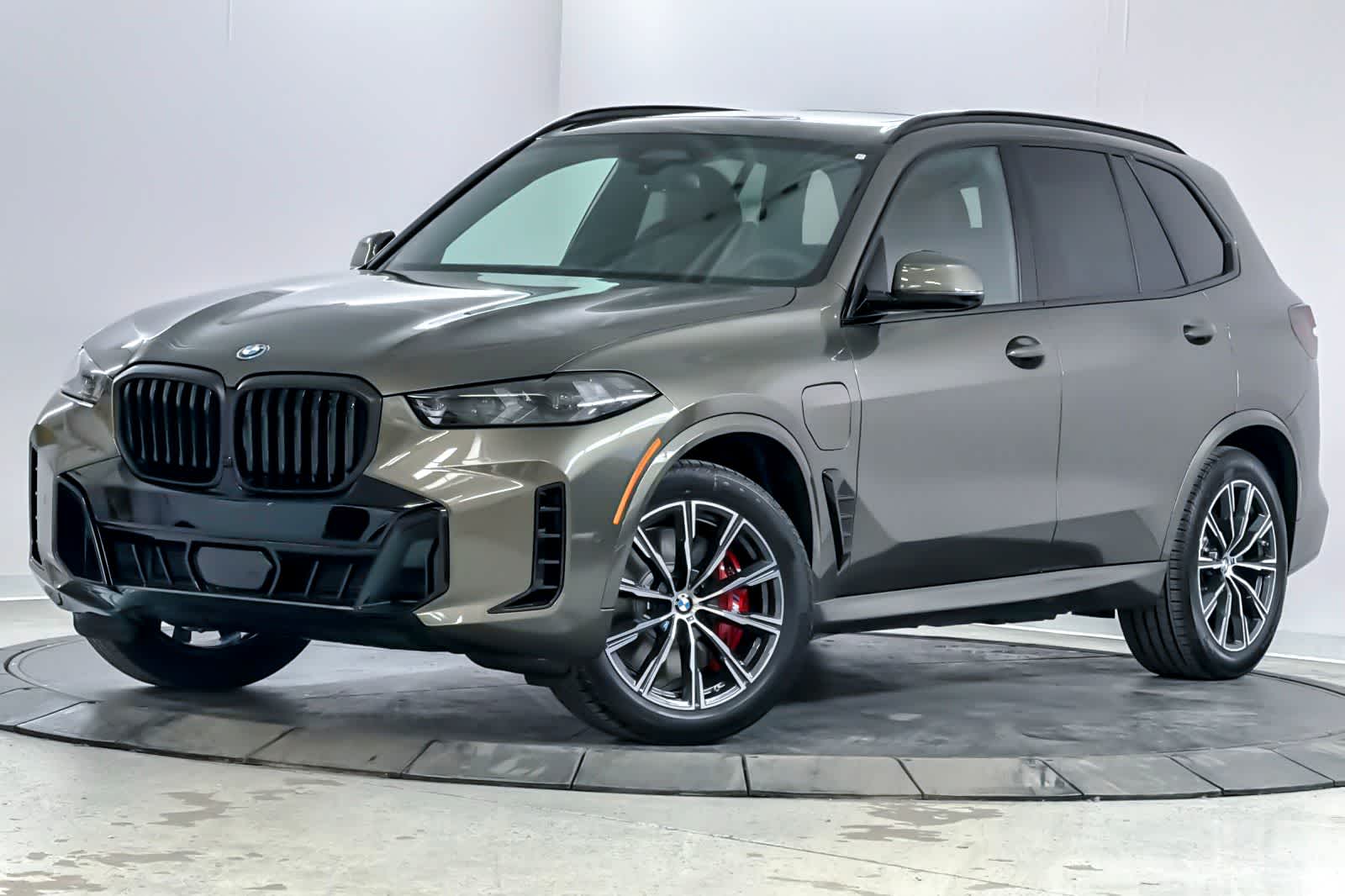 Thumbnail: 2026 BMW X5 - 1