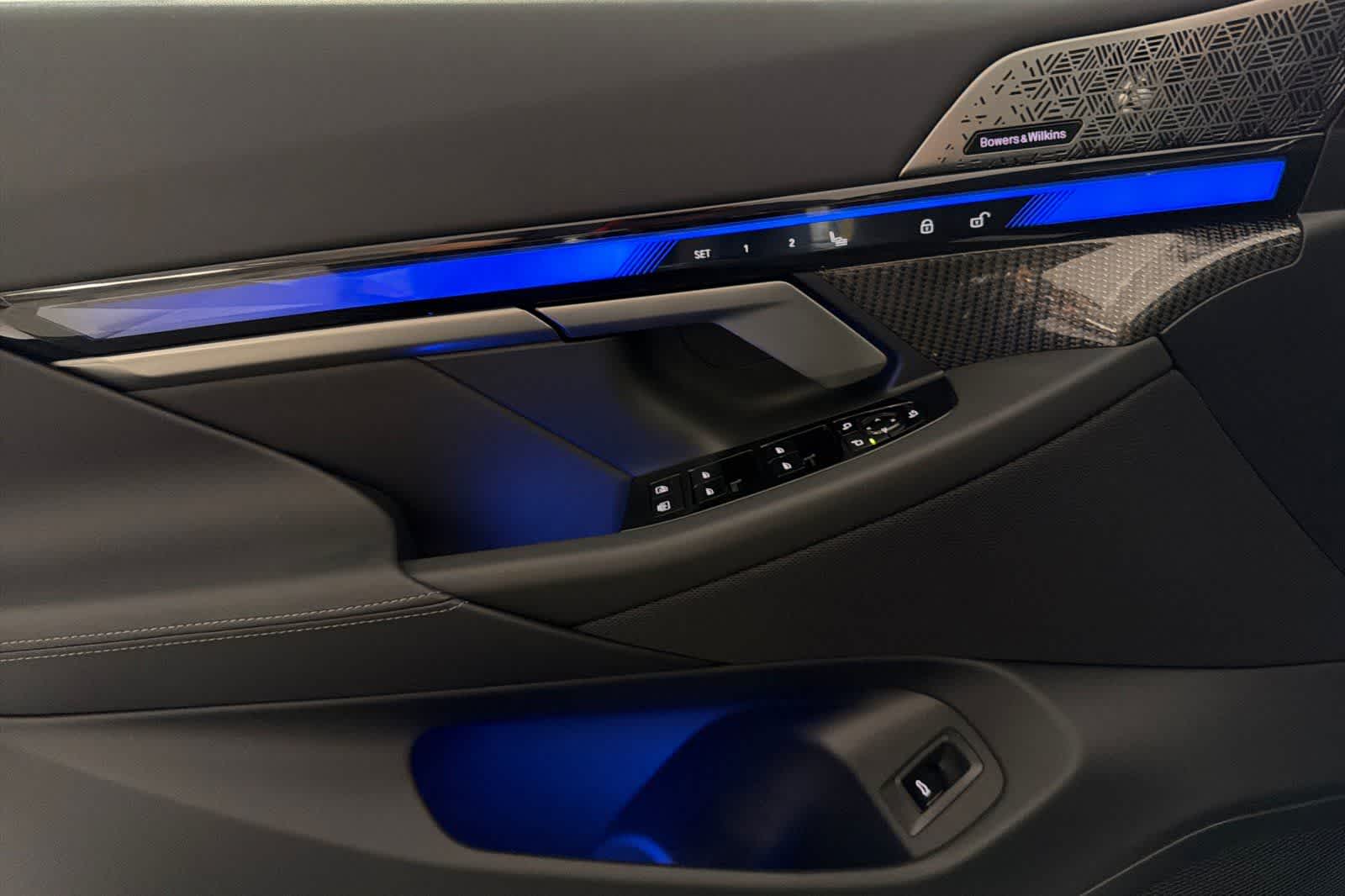 Thumbnail: 2026 BMW M5 - 12