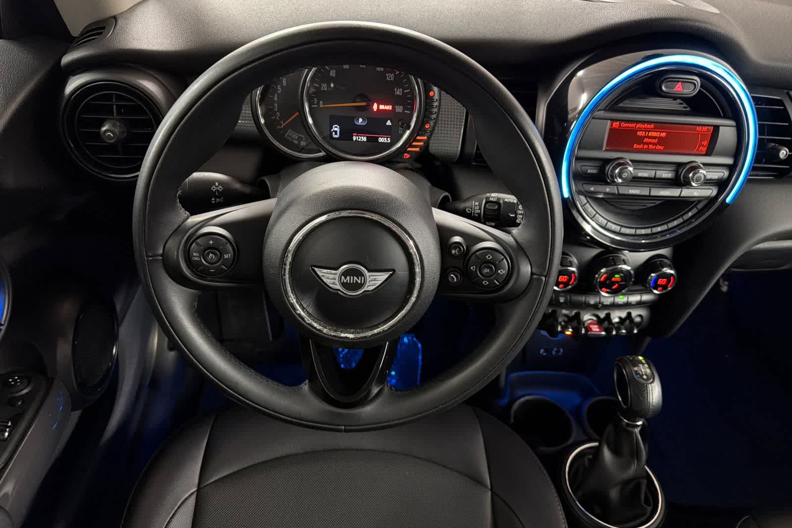 Thumbnail: 2016 MINI Cooper Hardtop - 14