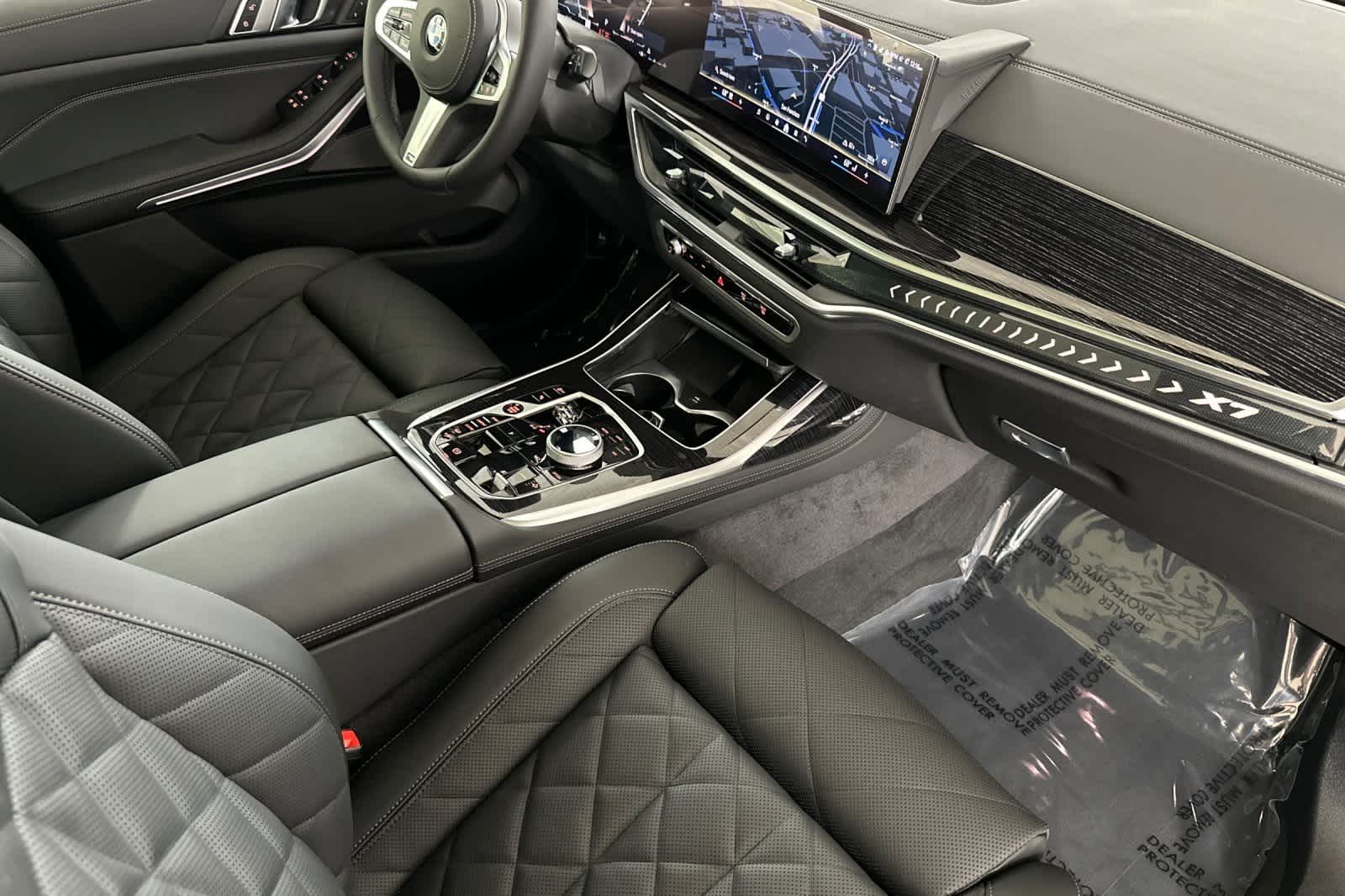 Thumbnail: 2026 BMW X7 - 16